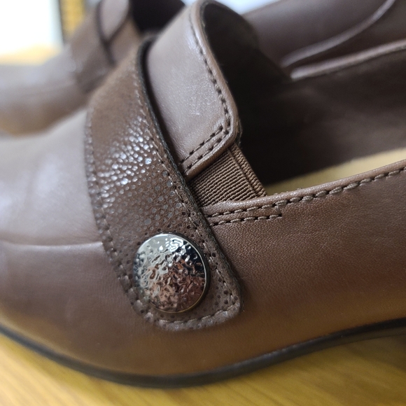 Clarks Emily Andria Slip-On - Picture 5 of 7